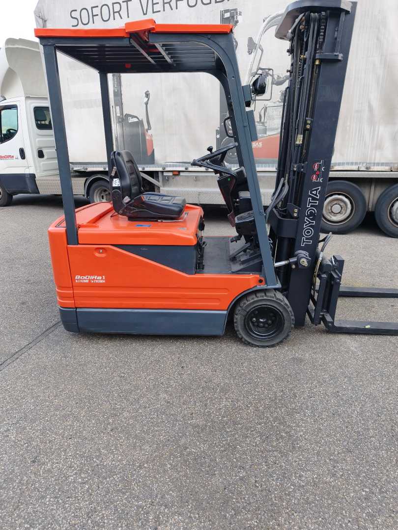 Wózki widłowe używane TOYOTA 5FBE15 ELEKTRO DREIRADFRONTSTAPLER (13060593)