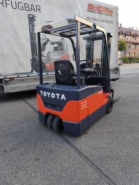 Wózki widłowe używane TOYOTA 7FBEF15 ELEKTRO DREIRADFRONTSTAPLER (13060592)