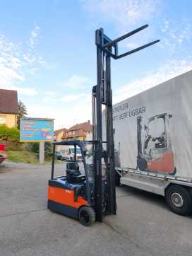Wózki widłowe używane TOYOTA 7FBEF15 ELEKTRO DREIRADFRONTSTAPLER (13060592)