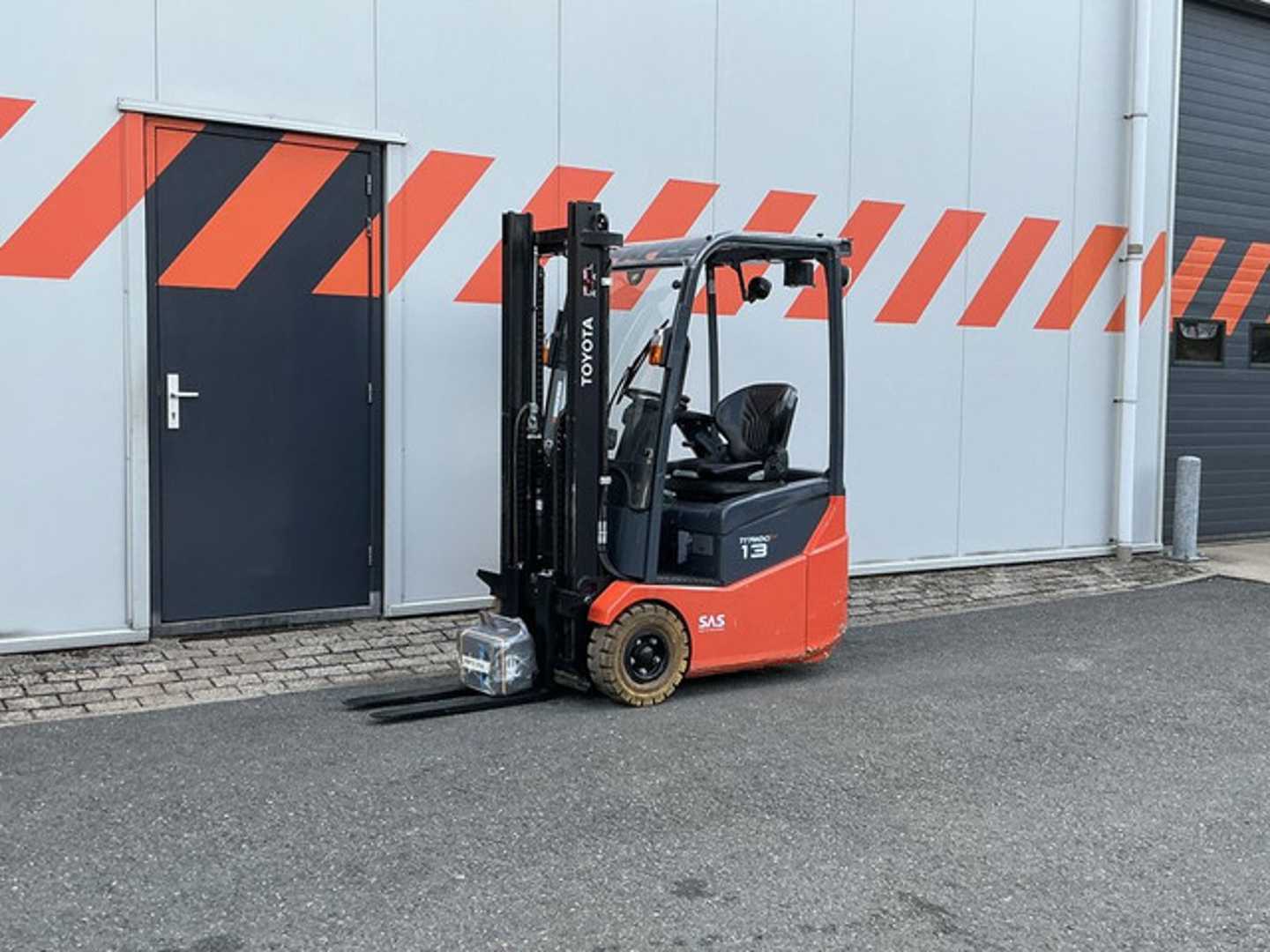 Wózki widłowe używane TOYOTA 7FBEST13 ELEKTRO DREIRADFRONTSTAPLER (13054201)