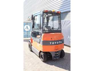 Wózki widłowe używane TOYOTA 7FBMF30 ELEKTRO VIERRADFRONTSTAPLER (13063405)