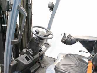 Wózki widłowe używane TOYOTA 8 FBEK 16 T ELEKTRO DREIRADFRONTSTAPLER (13008160)