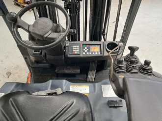 Wózki widłowe używane TOYOTA 8FBE15T ELEKTRO DREIRADFRONTSTAPLER (13058625)