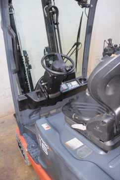 Wózki widłowe używane TOYOTA 8FBE16T ELEKTRO DREIRADFRONTSTAPLER (13065187)