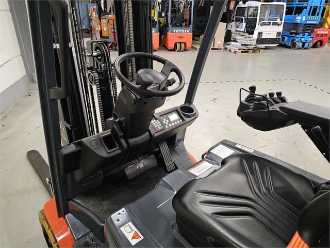 Wózki widłowe używane TOYOTA 8FBE20T ELEKTRO VIERRADFRONTSTAPLER (12891156)