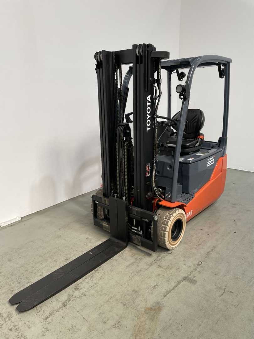 Wózki widłowe używane TOYOTA 8FBE20T *sofort verfügbar* ELEKTRO DREIRADFRONTSTAPLER (13064523)