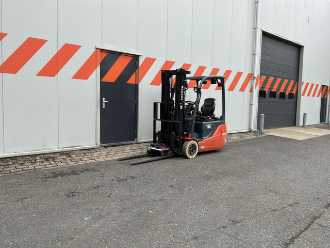 Wózki widłowe używane TOYOTA 8FBEKT16 ELEKTRO DREIRADFRONTSTAPLER (13064451)