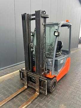 Wózki widłowe używane TOYOTA 8FBET20 ELEKTRO VIERRADFRONTSTAPLER (12940923)