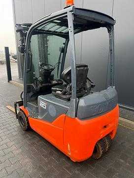 Wózki widłowe używane TOYOTA 8FBET20 ELEKTRO VIERRADFRONTSTAPLER (12940923)