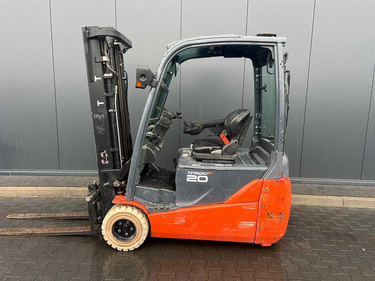 Wózki widłowe używane TOYOTA 8FBET20 ELEKTRO VIERRADFRONTSTAPLER (13068688)