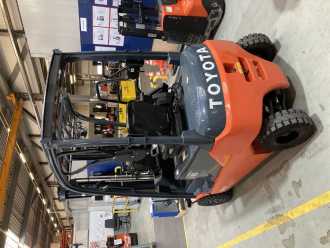 Wózki widłowe używane TOYOTA 8FBM16T ELEKTRO VIERRADFRONTSTAPLER (13035210) backdrop