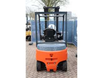 Wózki widłowe używane TOYOTA 8FBMKT30 ELEKTRO VIERRADFRONTSTAPLER (13041365)