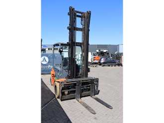 Wózki widłowe używane TOYOTA 8FBMT50 ELEKTRO VIERRADFRONTSTAPLER (13041269)