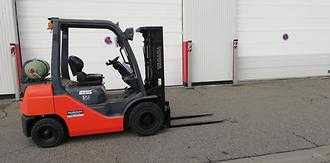 Wózki widłowe używane TOYOTA 8FG25 GAS VIERRADFRONTSTAPLER (12887857)