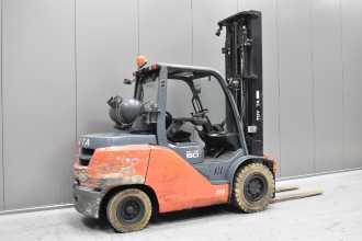 Wózki widłowe używane TOYOTA 8FG50N /58260/ GAS VIERRADFRONTSTAPLER (13066725)
