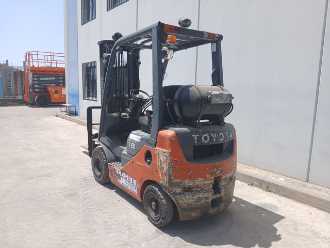 Wózki widłowe używane TOYOTA D02-8FG18 CARRETILLA ELEVADORA GAS 1.800 KG GAS VIERRADFRONTSTAPLER (13006618)