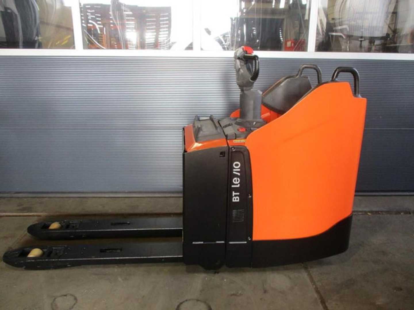 Wózki widłowe używane TOYOTA LPE200 ELEKTRO NIEDERHUBWAGENFAHRERSTAND (13075564)