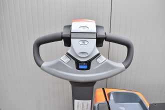 Wózki widłowe używane TOYOTA SWE 080L /57983/ ELEKTRO HOCHHUBKOMMISSIONIERER (13057190)