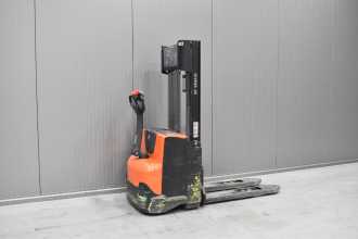 Wózki widłowe używane TOYOTA SWE 120 /57605/ ELEKTRO HOCHHUBKOMMISSIONIERER (13039653)