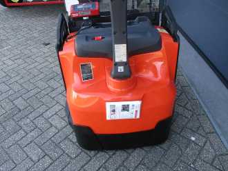 Wózki widłowe używane TOYOTA SWE120XR ELEKTRO HOCHHUBWAGENDEICHSEL (13040691)