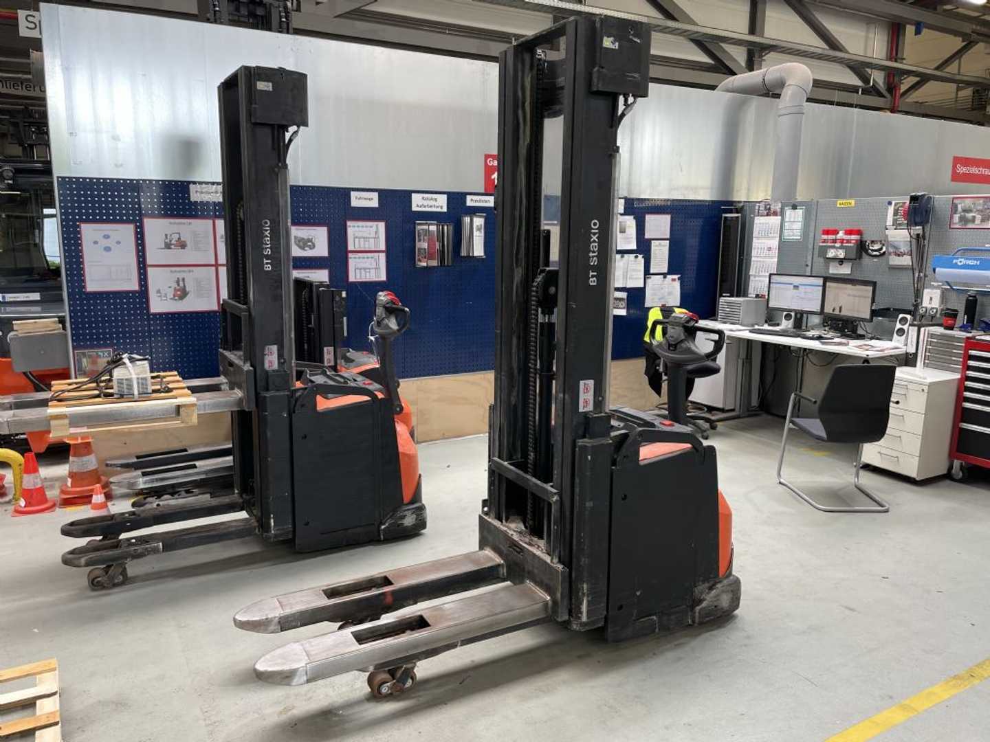 Wózki widłowe używane TOYOTA SWE160L *sofort verfügbar* ELEKTRO HOCHHUBWAGENDEICHSEL (13073485)