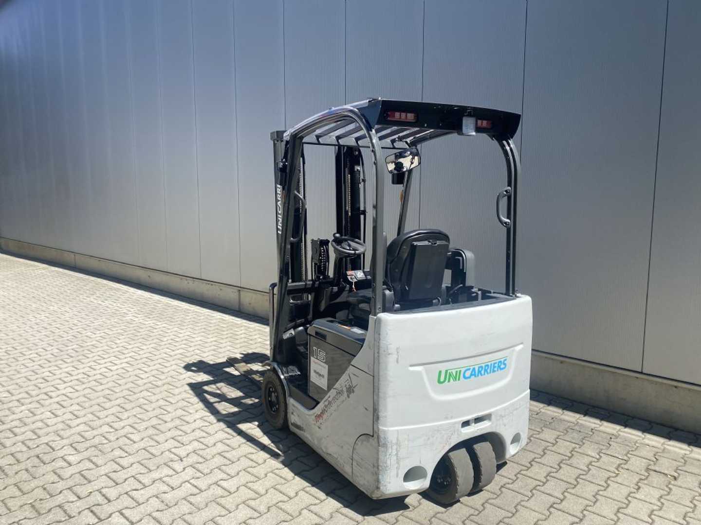 Wózki widłowe używane UNICARRIERS TX3-15S ELEKTRO DREIRADFRONTSTAPLER (13061556)