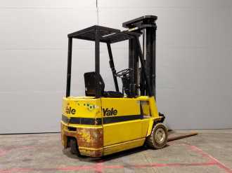 Wózki widłowe używane YALE ERP15RCF ELEKTRO DREIRADFRONTSTAPLER (13026720)
