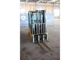 Wózki widłowe używane YALE ERP16VF ELEKTRO VIERRADFRONTSTAPLER (13039040)